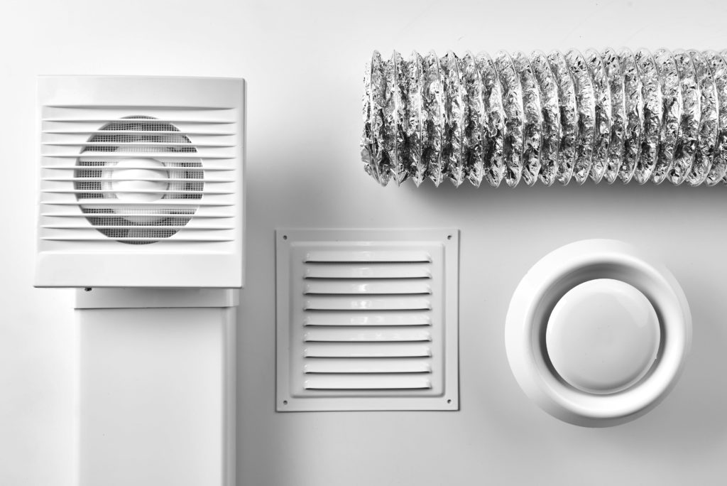Eine Lüftung die aufgesetzt wird von dem Sanitär bei Reci Haustechnik